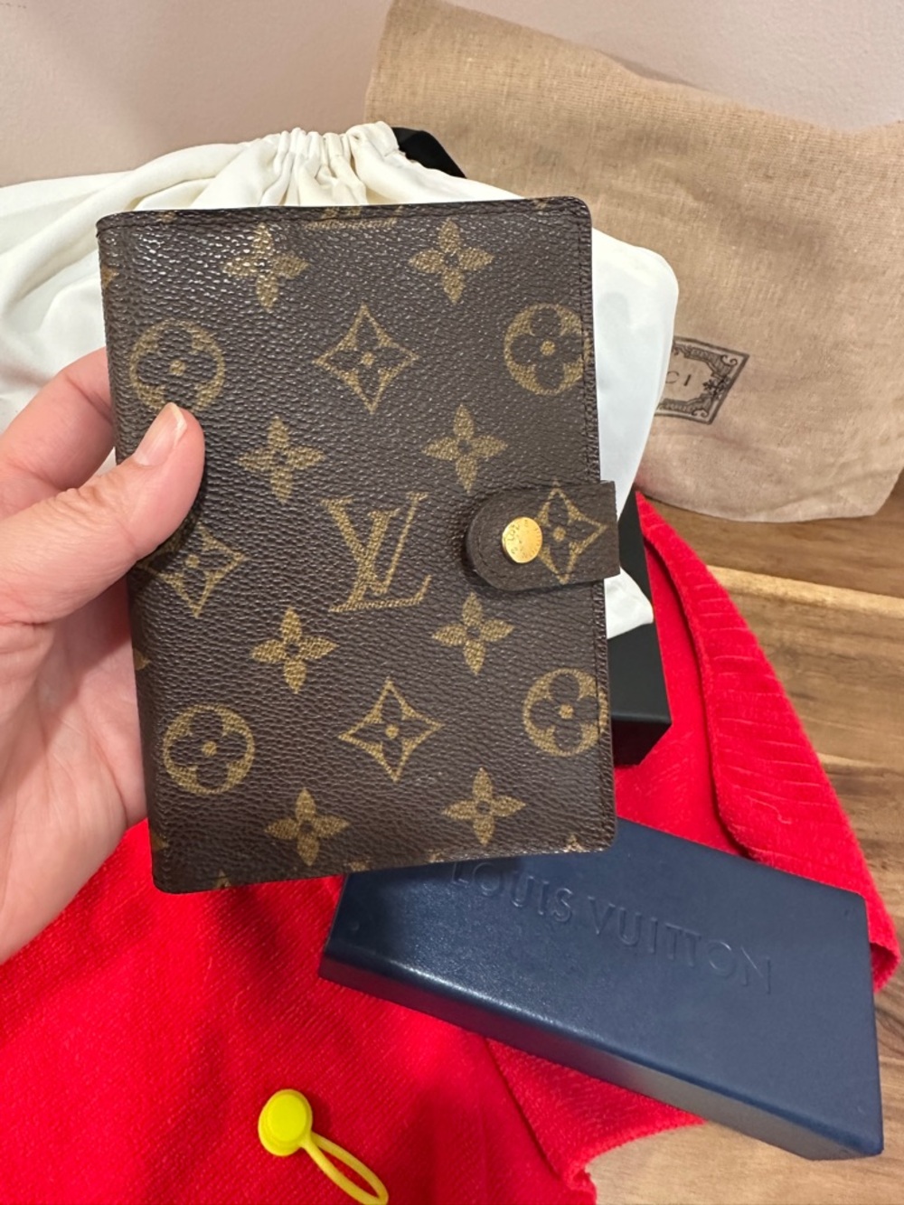 Authentic Louis Vuitton Monogram Canvas Small Agenda Cover - Brown/Tan - Picture 3 of 15